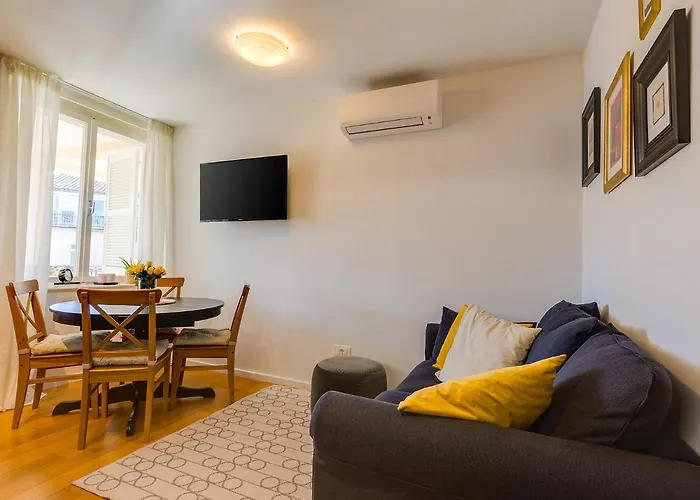 Bella Vista Premium Apartment